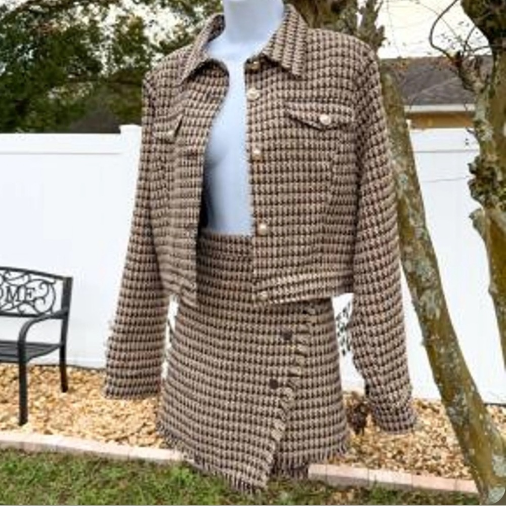Womens Houndstooth Tweed Cropped Jacket and skort set size XL